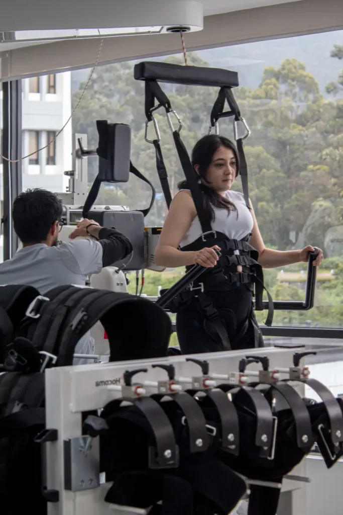 Holding medico robot lokomat y paciente